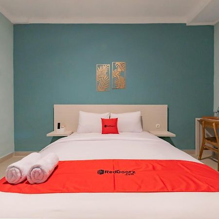 בנדונג Reddoorz Plus Near Surapati Core מראה חיצוני תמונה
