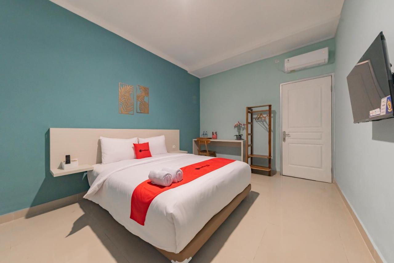 בנדונג Reddoorz Plus Near Surapati Core מראה חיצוני תמונה