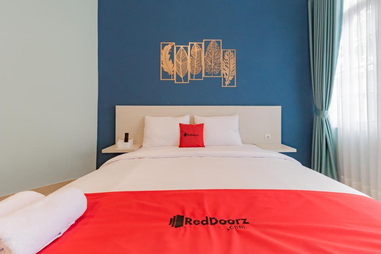 בנדונג Reddoorz Plus Near Surapati Core מראה חיצוני תמונה