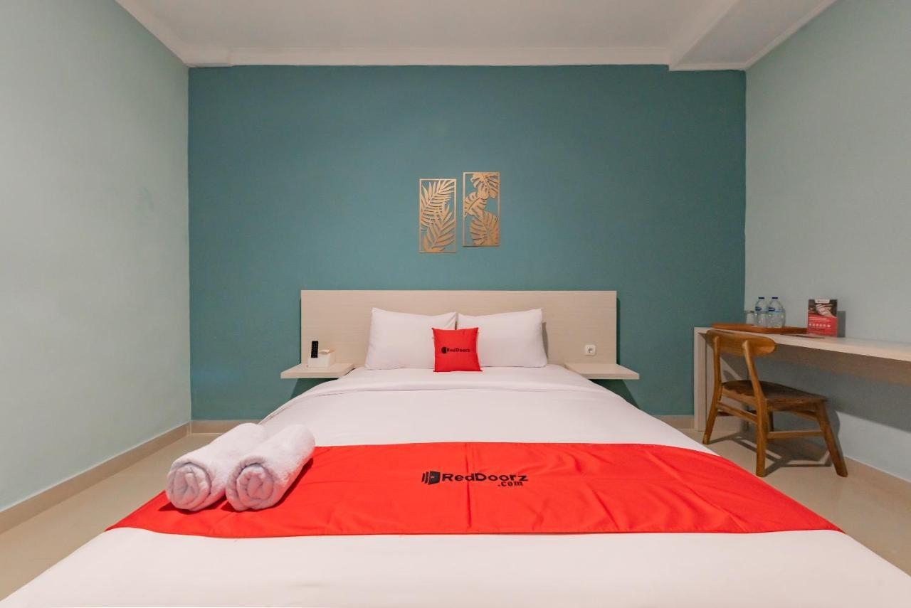 בנדונג Reddoorz Plus Near Surapati Core מראה חיצוני תמונה