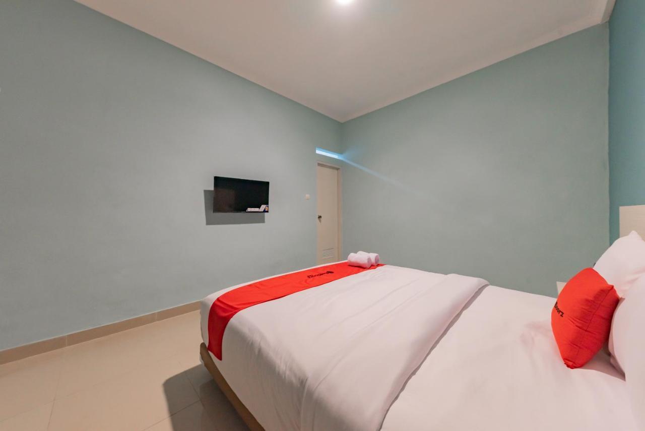 בנדונג Reddoorz Plus Near Surapati Core מראה חיצוני תמונה