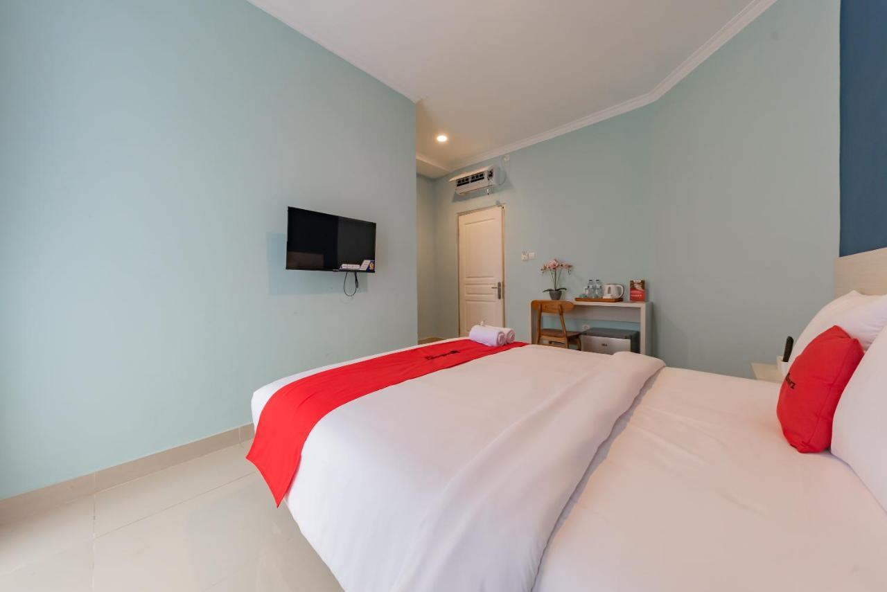 בנדונג Reddoorz Plus Near Surapati Core מראה חיצוני תמונה