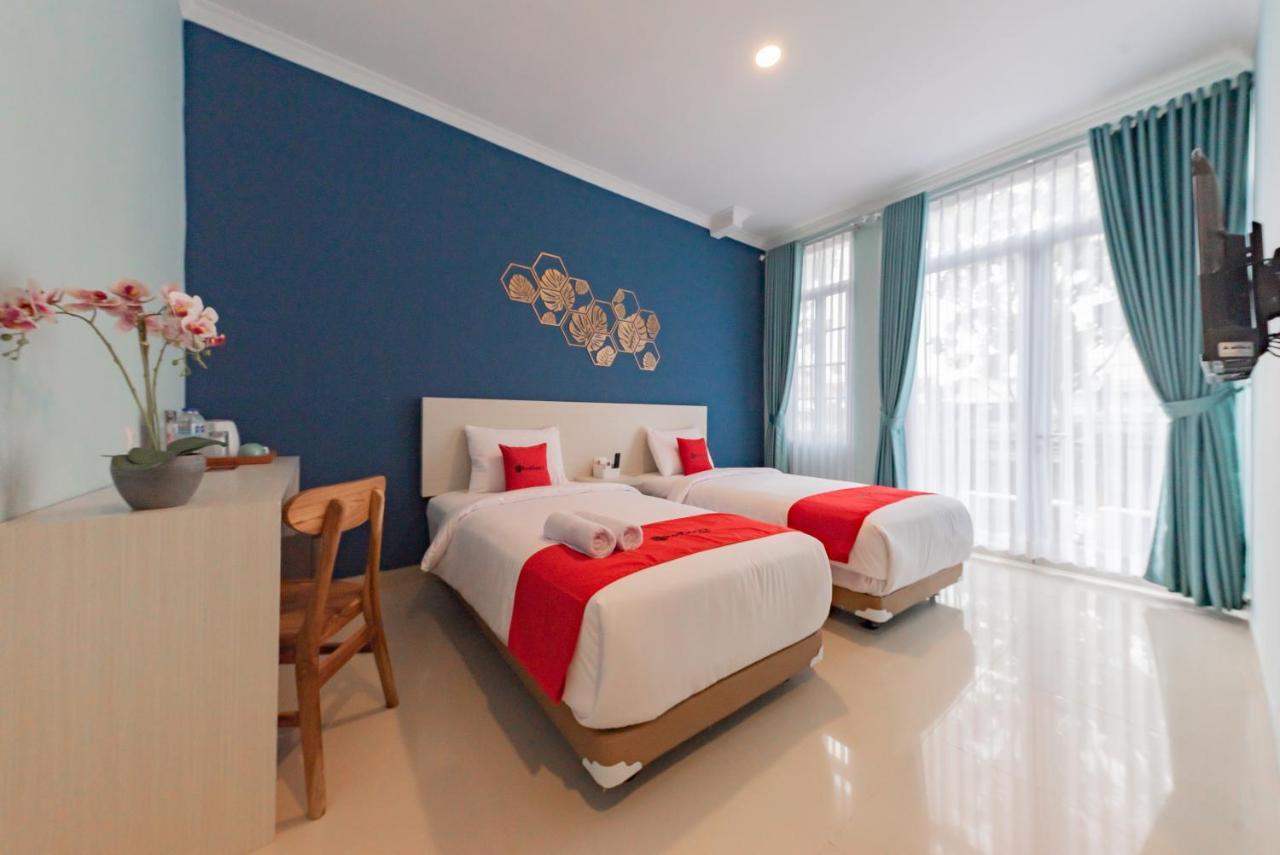 בנדונג Reddoorz Plus Near Surapati Core מראה חיצוני תמונה