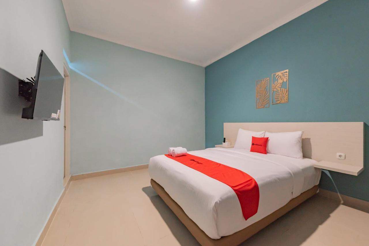 בנדונג Reddoorz Plus Near Surapati Core מראה חיצוני תמונה