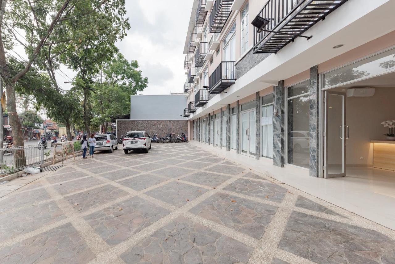 בנדונג Reddoorz Plus Near Surapati Core מראה חיצוני תמונה